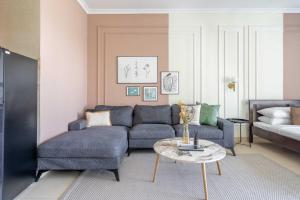 Posezení v ubytování GuestReady - Luxe Studio with JLT Park View