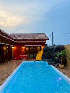 Bazén v ubytování MARENA Poolvilla UdonThani nebo v jeho okolí
