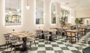 Reštaurácia alebo iné gastronomické zariadenie v ubytovaní Ilunion Les Corts Spa