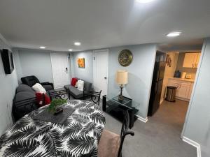 Φωτογραφία από το άλμπουμ του Nice 3 bedrooms apt 4 lovely group family 25 mins 2 NY City σε North Bergen