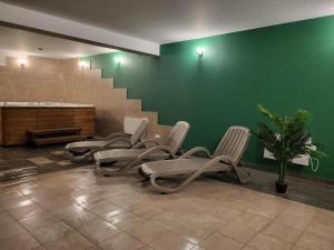 Posedenie v ubytovaní Apartament Pod Brzyzkiem & Spa