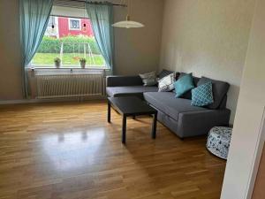 Φωτογραφία από το άλμπουμ του 2-bedroom villa with a patio and garden σε Väja +5 φωτογραφίες