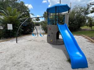 Herní místnost nebo prostor pro děti v ubytování Cozy Getaway