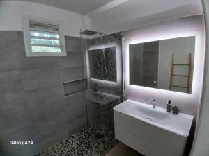 Koupelna v ubytování Villa Noo La + 37 fotografií