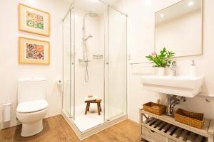 Kúpeľňa v ubytovaní Heart of San Sebastian⎮Walk Score 99⎮3 Baths + 13 fotografií