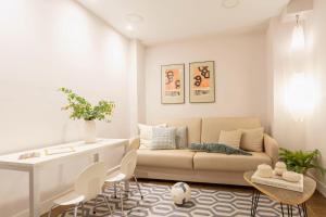 Posedenie v ubytovaní Heart of San Sebastian⎮Walk Score 99⎮3 Baths