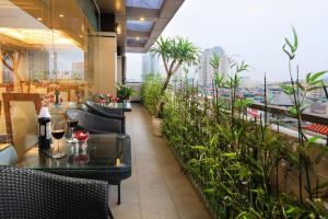 En balkon eller terrasse på Luxeden Hotel