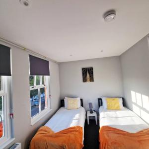 Φωτογραφία από το άλμπουμ του 1st Floor Riverview Duplex Flat With Parking στο Νόργουιτς