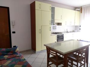Kuchyň nebo kuchyňský kout v ubytování Fides Apartment