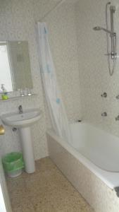 Koupelna v ubytování Hotel Carlos I