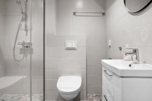 Et badeværelse på Forenom Serviced Apartments Drammen