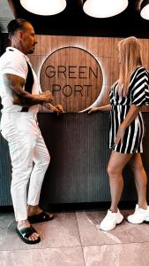 Tetamu yang menginap di Green Port Pink&Blue 404 Kołobrzeg Podczele strefa basenowa sala zabaw