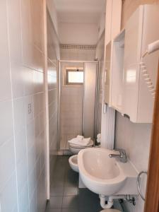 A bathroom at Residence Corallo