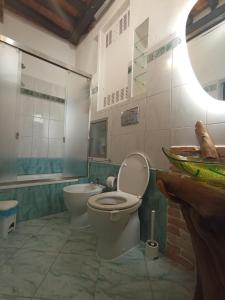 Ένα μπάνιο στο Sunrise Apartment +14 φωτογραφίες
