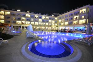Bazén v ubytování Pine House by Werde Hotels nebo v jeho okolí