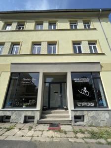 Jízda na kole v ubytování Blatenský House 393 - Apartmá 3 nebo okolí