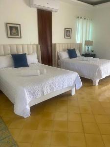 Fotografie z fotogalerie ubytování Villa Rosa: Modern Colonial Home with Pool v destinaci Juan Dolio