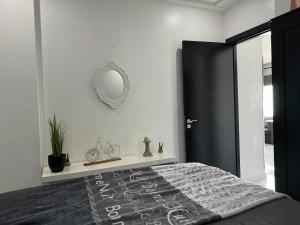 Postel nebo postele na pokoji v ubytování Maha Beach Cabo Negro Duplex 6 person
