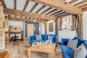 Χώρος καθιστικού στο The Old Mill, 7 storey,, dog friendly outdoor pool & bbq