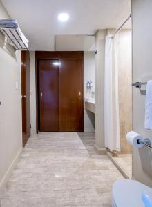 Koupelna v ubytování Hotel Plaza Génova Centro