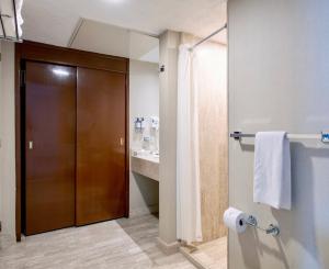 Koupelna v ubytování Hotel Plaza Génova Centro