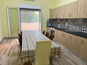 Kuchyň nebo kuchyňský kout v ubytování Star Hostel