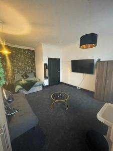 Postel nebo postele na pokoji v ubytování Carlton Hotel