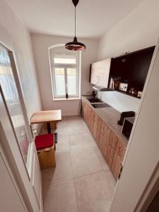 Η κουζίνα ή μικρή κουζίνα στο Ferienwohnung Cosel