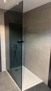 Ένα μπάνιο στο Ferienwohnung an der Dreyse-Mühle +8 φωτογραφίες