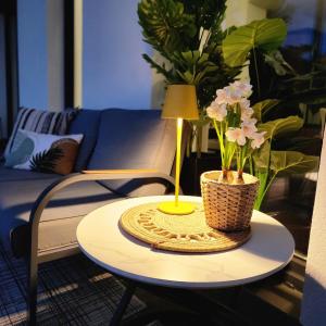 Posedenie v ubytovaní Luksusowy Apartament Bliska Wola SABA