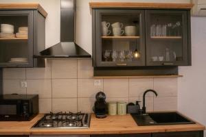 Kuchyňa alebo kuchynka v ubytovaní Apartments Bubalova Split