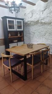 Kuchyňa alebo kuchynka v ubytovaní Casas Rurales Maribel - Complejo Alcalá del Júcar