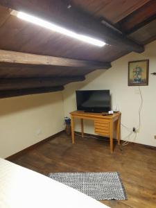 Μια τηλεόραση ή/και κέντρο ψυχαγωγίας στο CASA ALESSIA MONOLOCALE