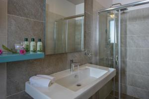 Koupelna v ubytování Koukos Villas