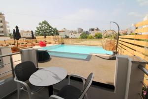 A piscina localizada em Noa Boutique Hotel ou nos arredores