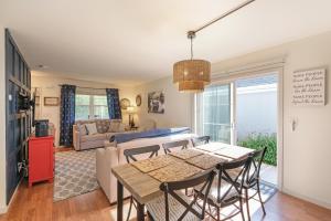 Χώρος καθιστικού στο River Shores Cottage