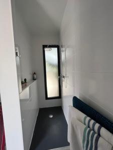 Zdjęcie z galerii obiektu CAP'NOMAD La Villa Nomade avec piscine proche plage Location du samedi au samedi w Cap d'Agde