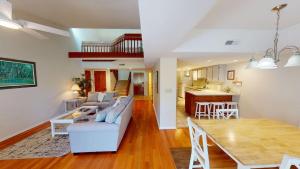 Posezení v ubytování Beach and Golf Dreams: 3 Bedroom 2 Bath