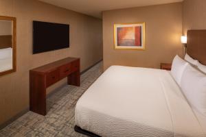 Postel nebo postele na pokoji v ubytování Silver Cloud Hotel - Seattle Lake Union