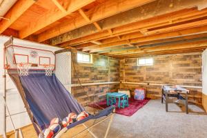 Ảnh trong thư viện ảnh của 1 Mi to Hersheypark Home with Patio in Hershey! ở Hershey