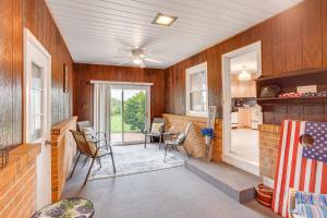 Ảnh trong thư viện ảnh của 1 Mi to Hersheypark Home with Patio in Hershey! ở Hershey