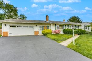Ảnh trong thư viện ảnh của 1 Mi to Hersheypark Home with Patio in Hershey! ở Hershey