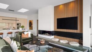 Posezení v ubytování Tahuna Vista-Fire Place-Hot Tub -Free Parking -BBQ