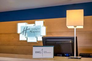 Holiday Inn Express Málaga Airport by IHG的证书、奖牌、标识或其他文件