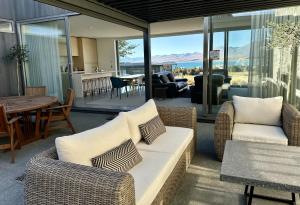 Posezení v ubytování Luxury Lakeview Apartment - Lake Tekapo