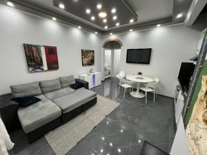 Μια τηλεόραση ή/και κέντρο ψυχαγωγίας στο La Casa Vinciana
