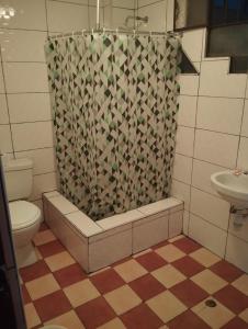Koupelna v ubytování Hostal El Pilar