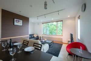 Χώρος καθιστικού στο Hurry Slowly