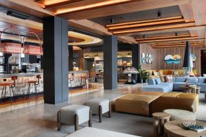 Posezení v ubytování Moxy Banff