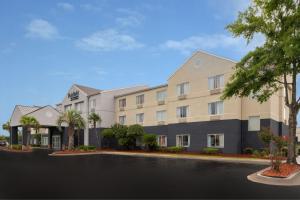Fairfield Inn and Suites Gulfport / Biloxi في غولفبورت: تقديم الشكل الخارجي للفندق